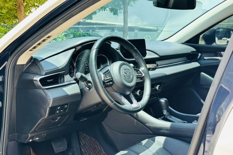 Used Mazda Atenza 2021 2.5L Sky Blue Sport Edition Interior 7