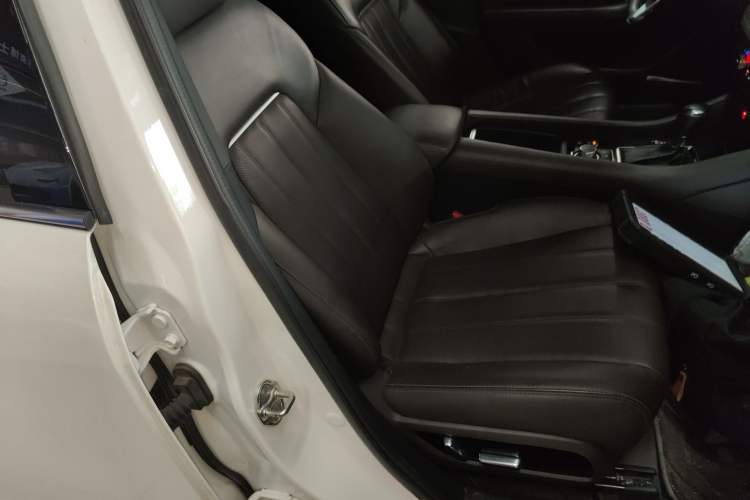 Used Mazda Atenza 2021 2.5L Blue Sky Prestige Edition Right Front Seat