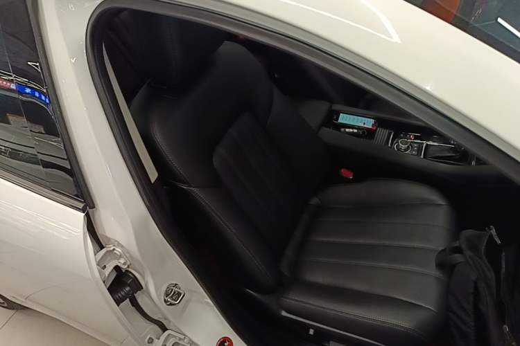 Used Mazda Atenza 2021 2.5L Sky Blue Sport Edition Right Front Seat