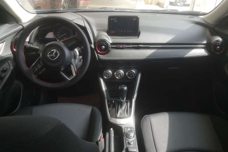 Used Mazda CX-3 2018 2.0L Automatic Luxury Version Center Console