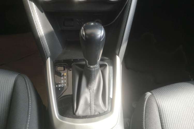 Used Mazda CX-3 2018 2.0L Automatic Luxury Version Gear Lever