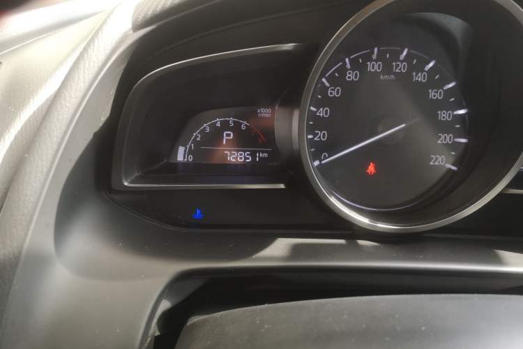 Used Mazda CX-3 2018 2.0L Automatic Luxury Version Odometer Close Up