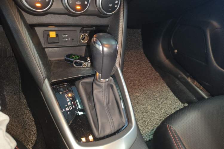 Used Mazda CX-3 2018 2.0L Automatic Luxury Version Gear Lever