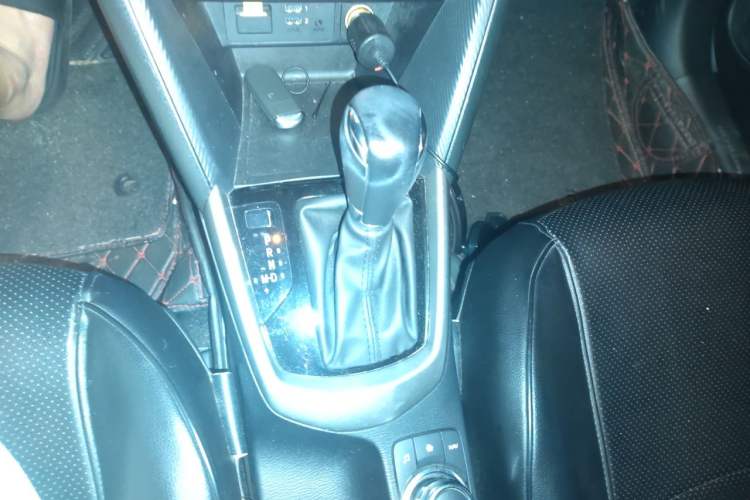 Used Mazda CX-3 2018 2.0L Automatic Luxury Version Gear Lever