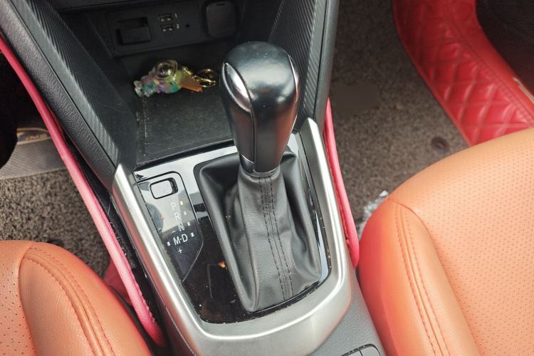 Used Mazda CX-3 2018 2.0L Automatic Luxury Version Gear Lever