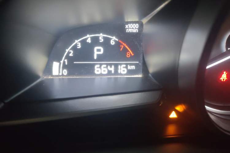 Used Mazda CX-3 2018 2.0L Automatic Luxury Version Odometer Close Up