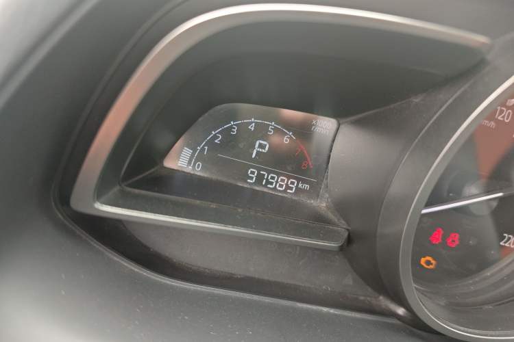 Used Mazda CX-3 2018 2.0L Automatic Luxury Version Odometer Close Up