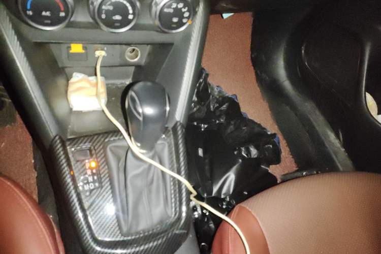 Used Mazda CX-3 2018 2.0L Automatic Luxury Version Gear Lever