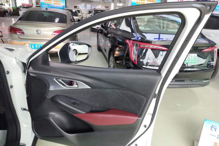 Used Mazda CX-3 2018 2.0L Automatic Prestige Edition Interior 5