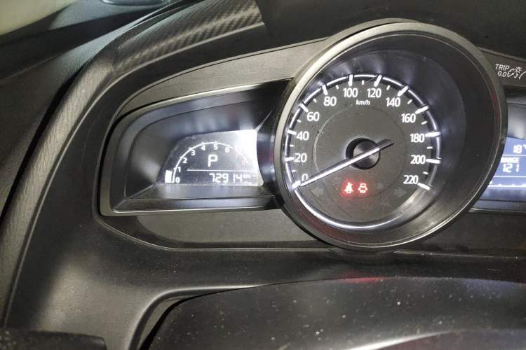 Used Mazda CX-3 2018 2.0L Automatic Luxury Version Odometer Close Up