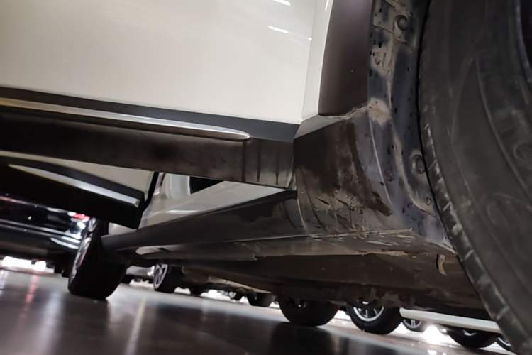 Used Mazda CX-3 2018 2.0L Automatic Prestige Edition Right Side Sill