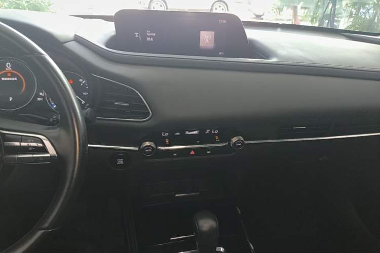 Used Mazda CX-30 2020 2.0L Automatic YAYUE Version Audio And AC Panel