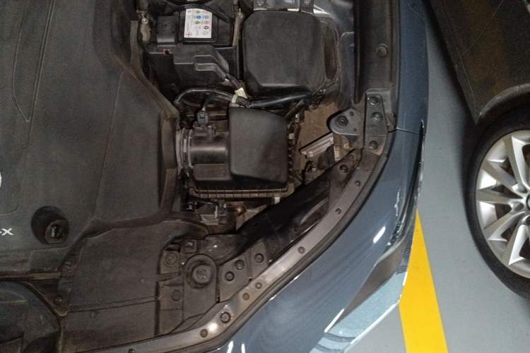 Used Mazda CX-30 2020 2.0L X Compression Ignition Prestige Version Engine Bay Left