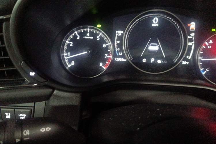 Used Mazda CX-30 2020 2.0L X Compression Ignition Prestige Version Odometer Close Up