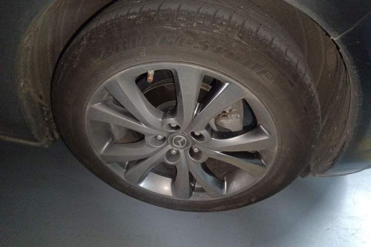 Used Mazda CX-30 2020 2.0L X Compression Ignition Prestige Version Right Front Wheel Hub