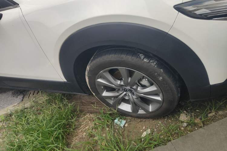 Used Mazda CX-30 2020 2.0L Automatic Joyful Model Right Front Wheel Hub