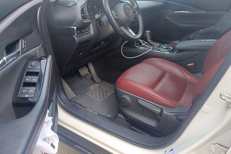 Used Mazda CX-30 2022 2.0L Automatic YAYUE Black Obsidian Edition Driver Seat