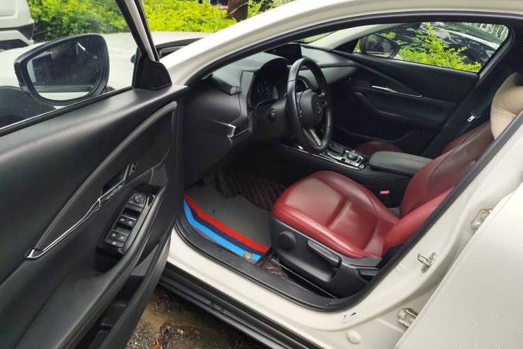 Used Mazda CX-30 2022 2.0L Automatic YAYUE Black Obsidian Edition Driver Seat