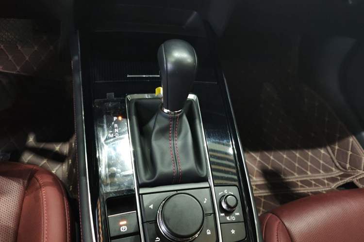 Used Mazda CX-30 2022 2.0L Automatic Yaoyue Edition Obsidian Version Gear Lever