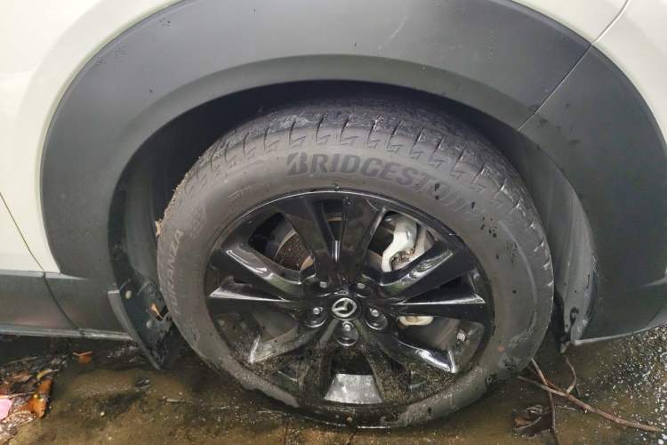 Used Mazda CX-30 2022 2.0L Automatic YAYUE Black Obsidian Edition Right Front Wheel Hub