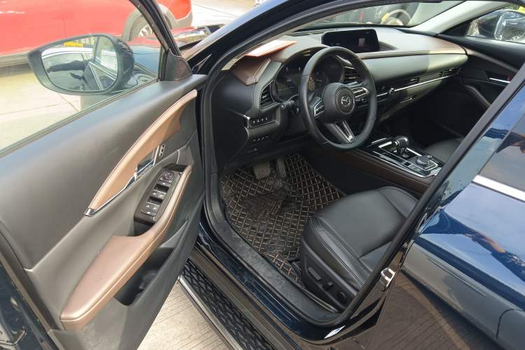 Used Mazda CX-30 EV 2021 Pure Electric Deluxe Edition Driver Seat
