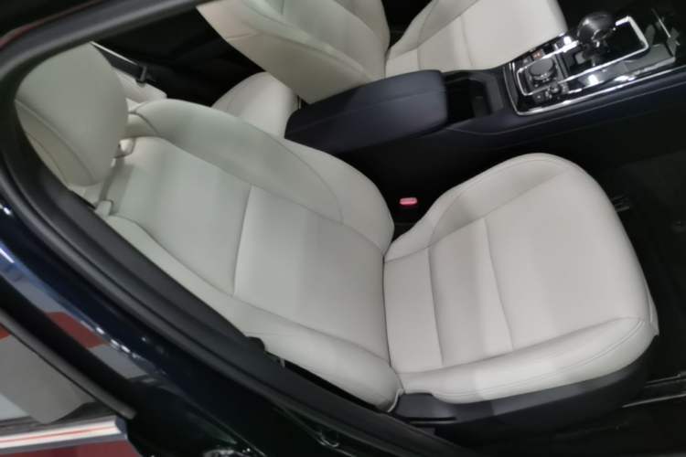 Used Mazda CX-30 EV 2021 Pure Electric Deluxe Edition Right Front Seat