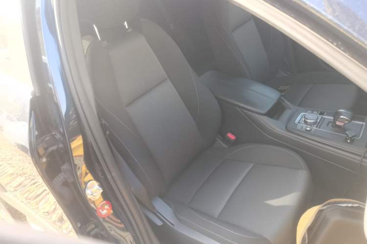 Used Mazda CX-30 EV 2021 Pure Electric Enjoyment Edition Right Front Seat