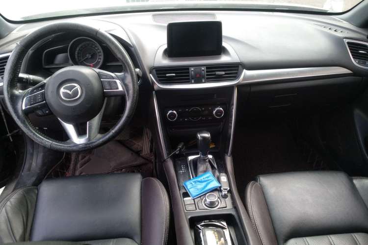 Used Mazda CX-4 2016 2.0L Automatic 2WD Blue Sky Luxury Edition Center Console