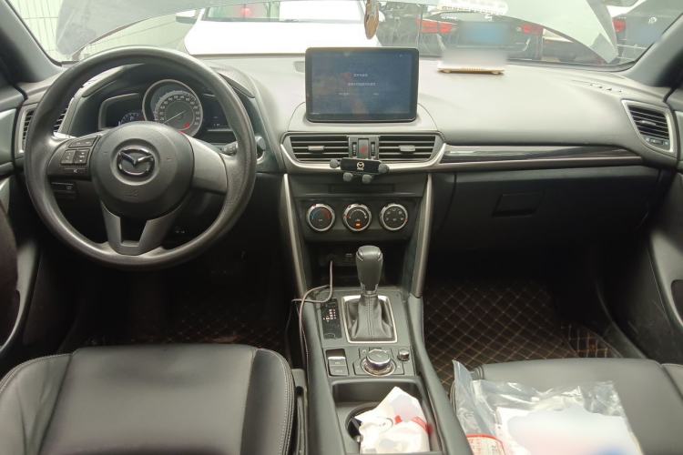 Used Mazda CX-4 2016 2.0L Automatic 2WD Blue Sky Dynamic Edition Center Console