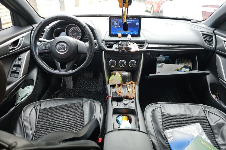Used Mazda CX-4 2016 2.0L Automatic 2WD Blue Sky Dynamic Edition Center Console