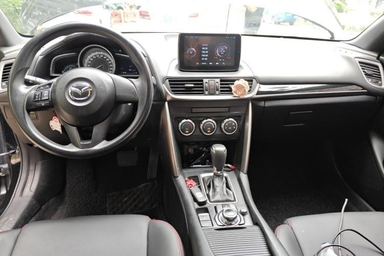 Used Mazda CX-4 2016 2.0L Automatic 2WD Blue Sky Dynamic Edition Center Console