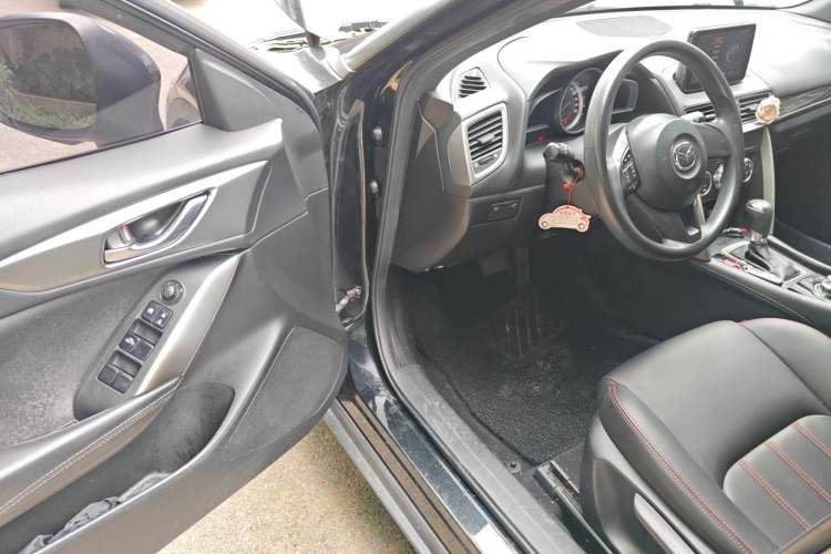 Used Mazda CX-4 2016 2.0L Automatic 2WD Blue Sky Dynamic Edition Driver Seat