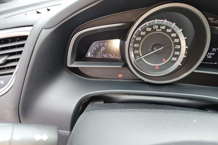 Used Mazda CX-4 2016 2.0L Automatic 2WD Blue Sky Dynamic Edition Odometer Close Up