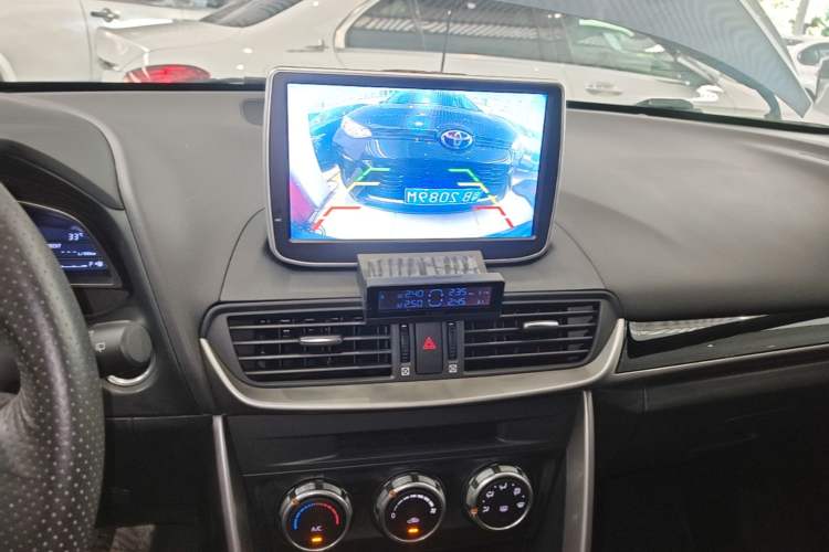 Used Mazda CX-4 2016 2.0L Automatic 2WD Blue Sky Dynamic Edition Audio And AC Panel