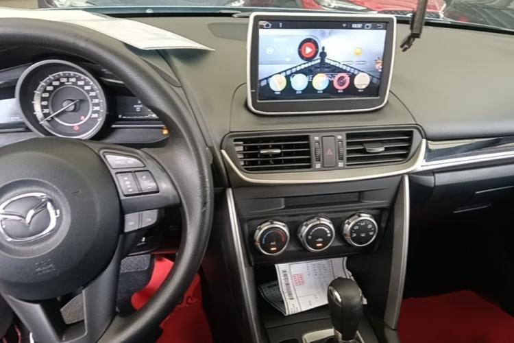 Used Mazda CX-4 2016 2.0L Automatic 2WD Blue Sky Dynamic Edition Center Console