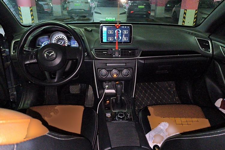 Used Mazda CX-4 2016 2.0L Automatic 2WD Blue Sky Dynamic Edition Center Console