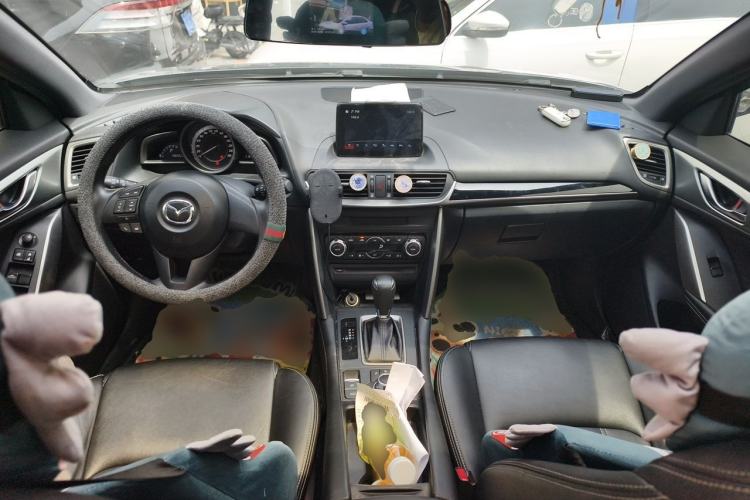 Used Mazda CX-4 2016 2.0L Automatic Two-Wheel Drive Blue Sky Exploration Edition Center Console