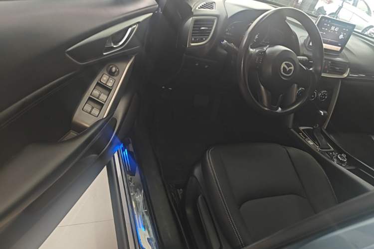 Used Mazda CX-4 2016 2.0L Automatic 2WD Blue Sky Dynamic Edition Driver Seat