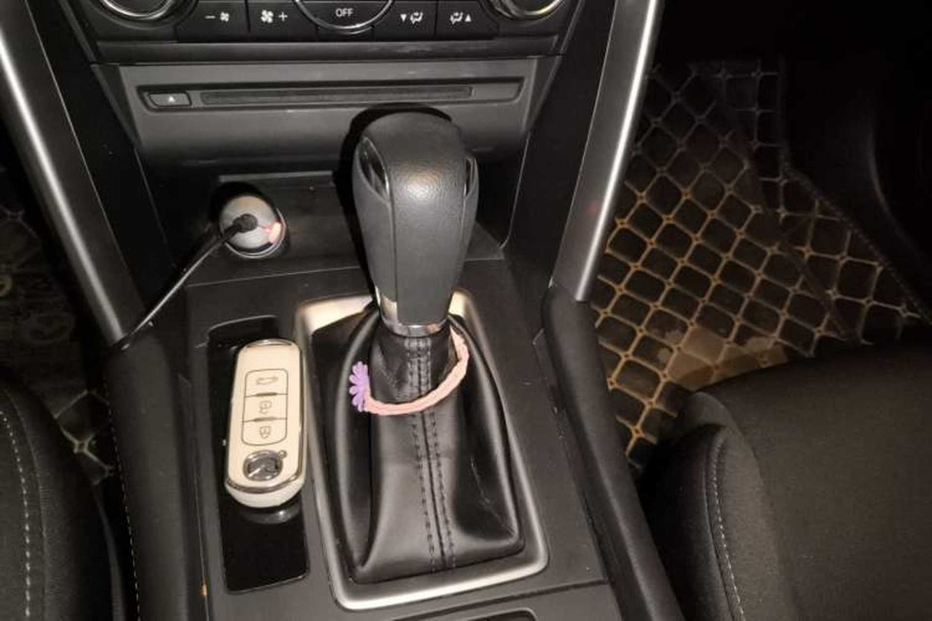 Used Mazda CX-4 2016 2.0L Automatic Two-Wheel Drive Blue Sky Exploration Edition Gear Lever