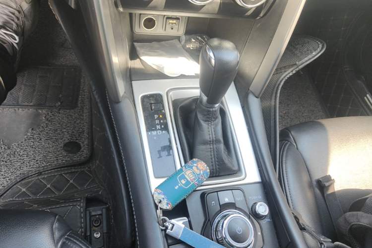 Used Mazda CX-4 2016 2.0L Automatic 2WD Blue Sky Dynamic Edition Gear Lever