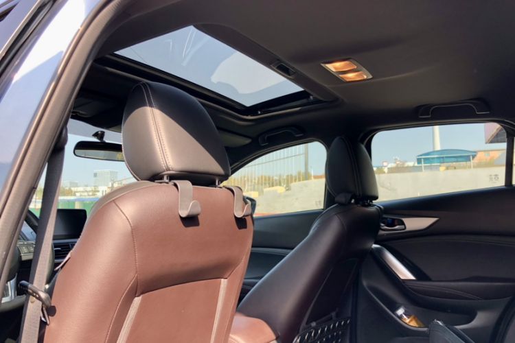 Used Mazda CX-4 2016 2.0L Automatic 2WD Blue Sky Luxury Edition Interior 2