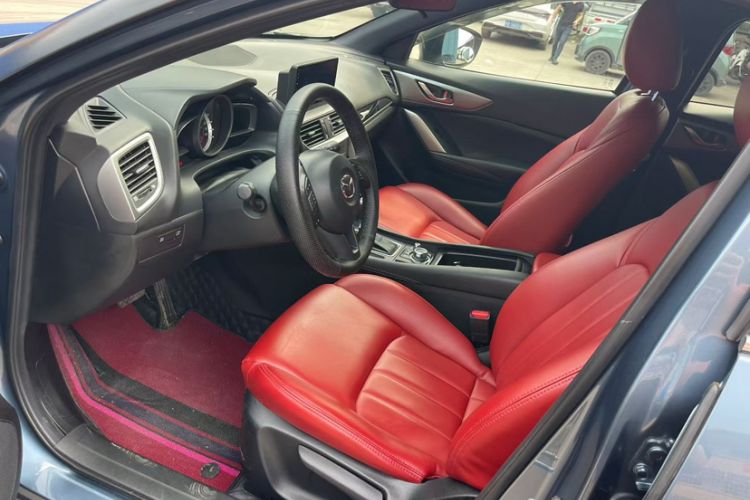 Used Mazda CX-4 2016 2.0L Automatic Two-Wheel Drive Blue Sky Exploration Edition Interior 2