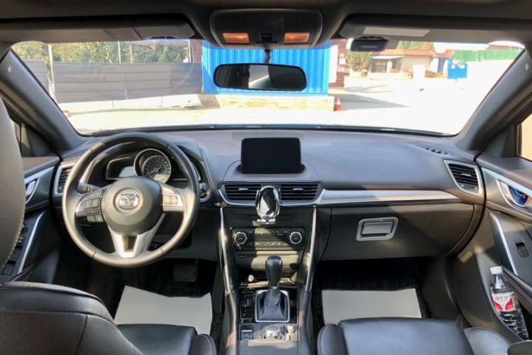 Used Mazda CX-4 2016 2.0L Automatic 2WD Blue Sky Luxury Edition Interior 4