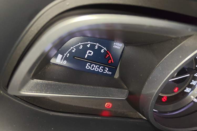 Used Mazda CX-4 2016 2.0L Automatic 2WD Blue Sky Dynamic Edition Odometer Close Up