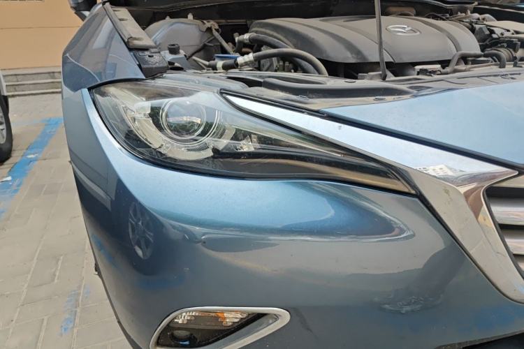 Used Mazda CX-4 2016 2.0L Automatic 2WD Blue Sky Luxury Edition Right Front Headlight