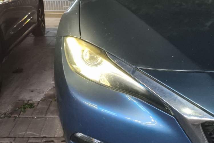 Used Mazda CX-4 2016 2.0L Automatic 2WD Blue Sky Dynamic Leather Edition Right Front Headlight