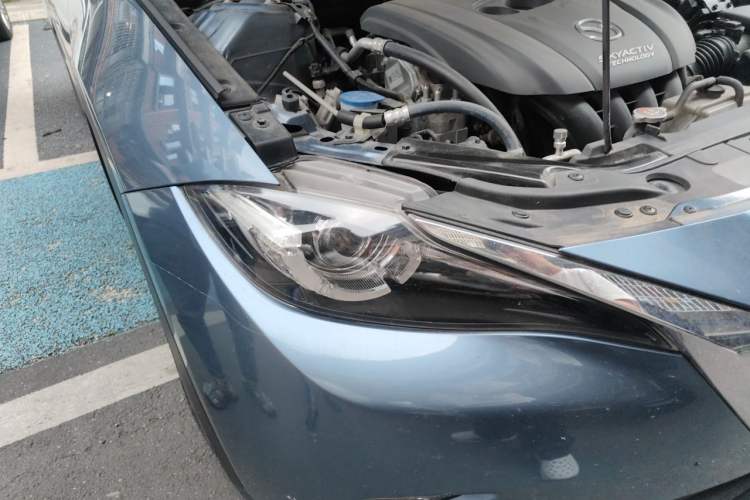 Used Mazda CX-4 2016 2.0L Automatic 2WD Blue Sky Luxury Edition Right Front Headlight
