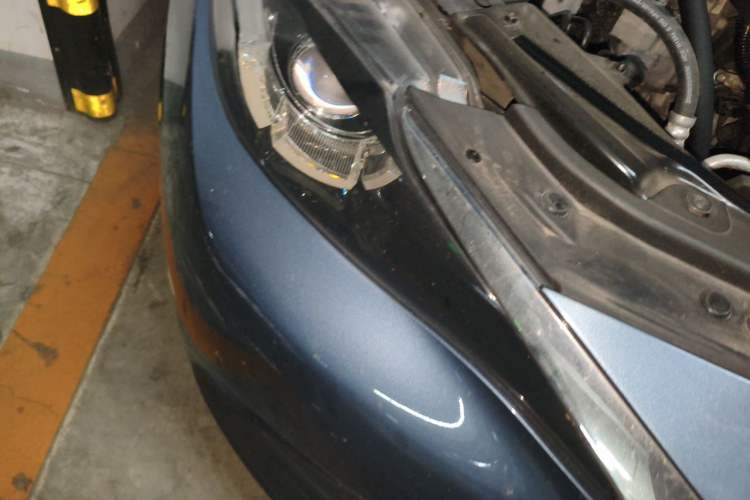 Used Mazda CX-4 2016 2.0L Automatic 2WD Blue Sky Luxury Edition Right Front Headlight