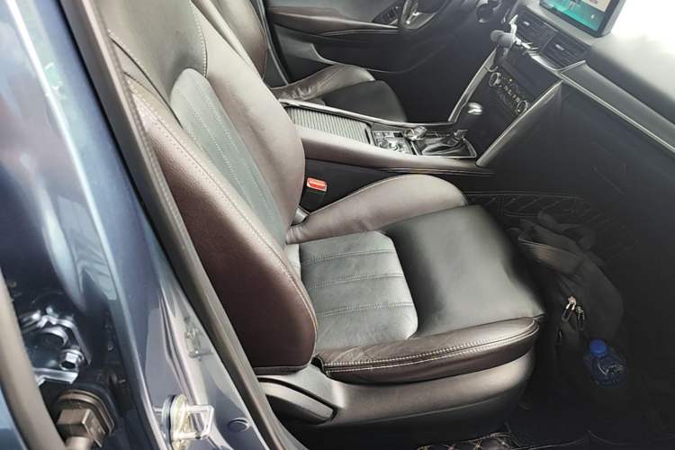 Used Mazda CX-4 2016 2.0L Automatic 2WD Blue Sky Luxury Edition Right Front Seat