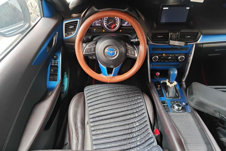 Used Mazda CX-4 2016 2.0L Automatic 2WD Blue Sky Luxury Edition Steering Wheel
